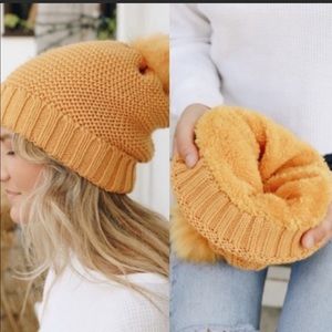 Fur lined Pom Pom Beanie Hat